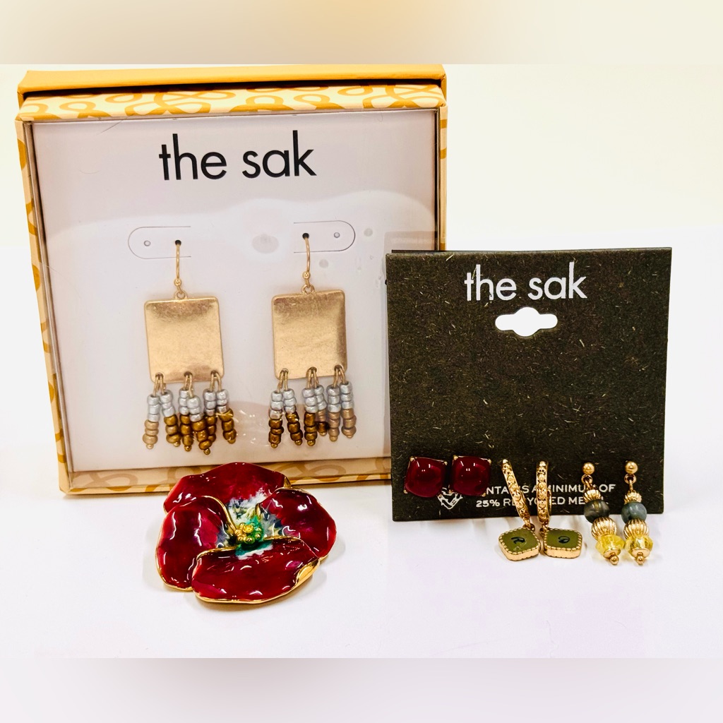 5 Piece Earring Brooch Bundle 4 Pair The Sak Earrings 1 Red Flower Brooch 20$